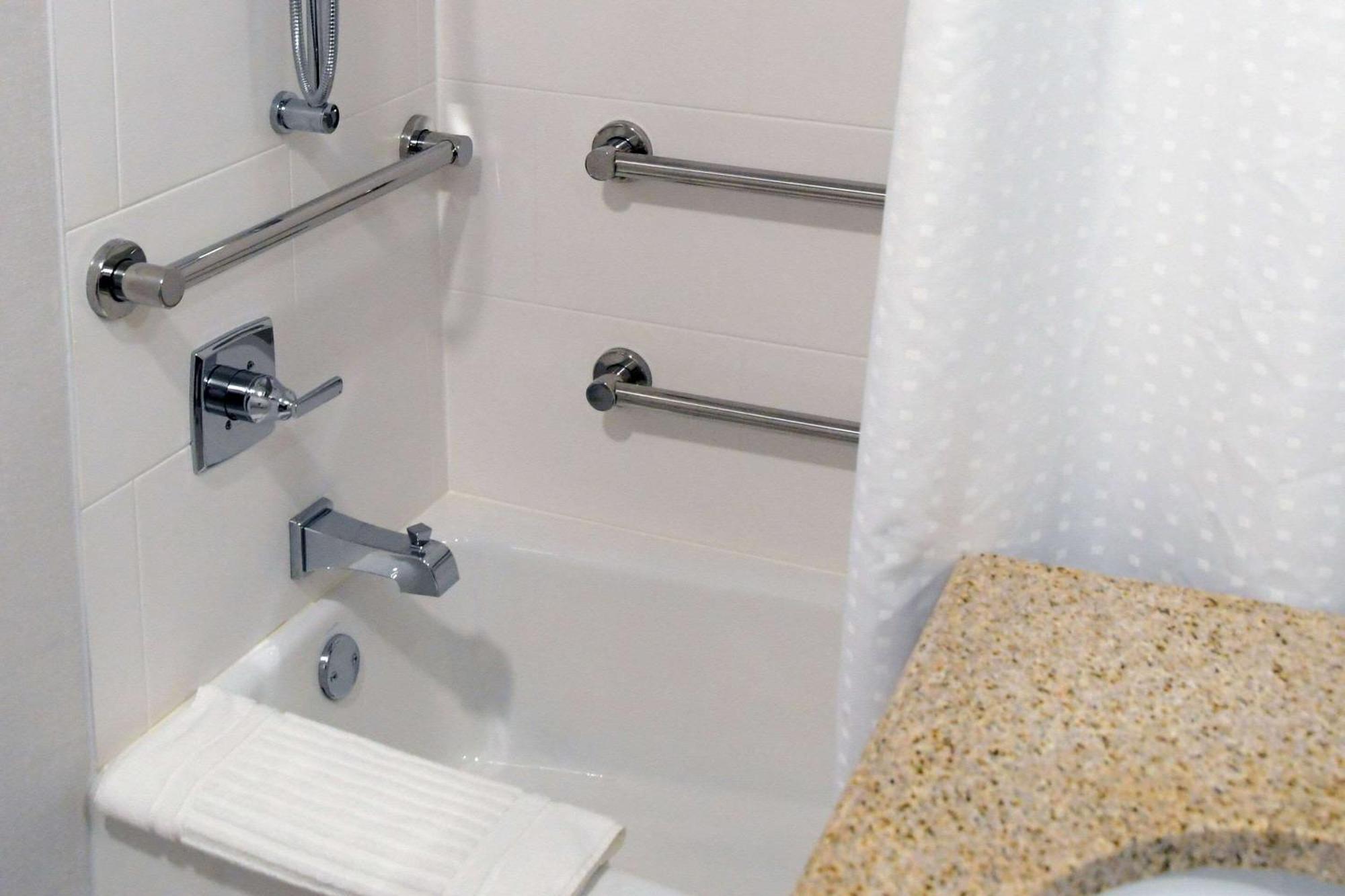 Comfort Inn & Suites Nw Milwaukee Germantown Екстериор снимка